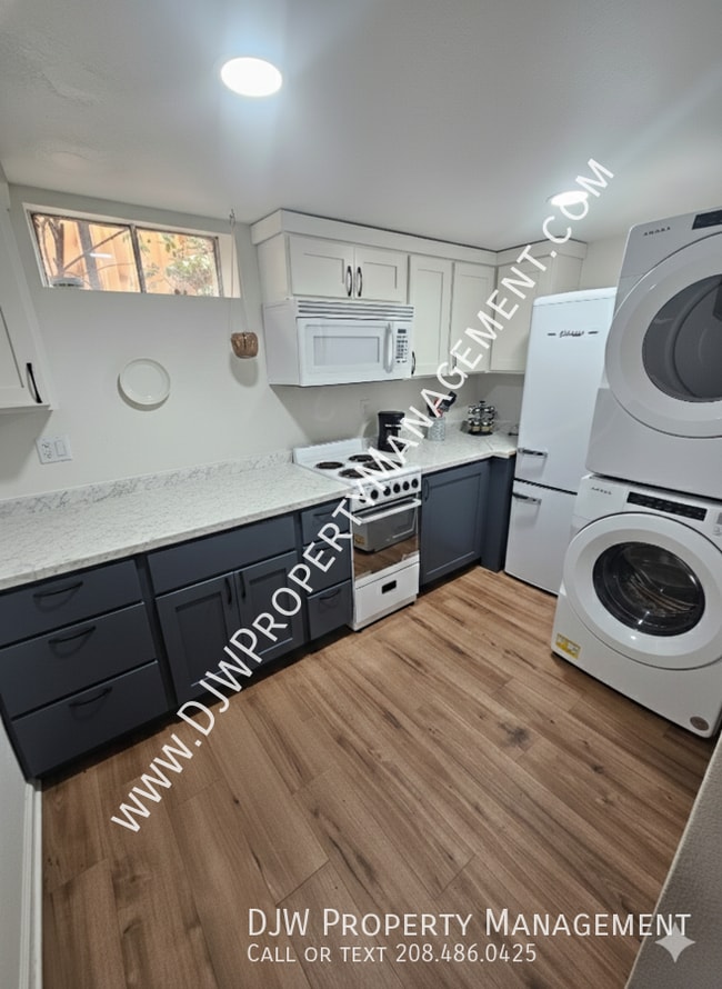 Building Photo - 2119 Cleveland Blvd