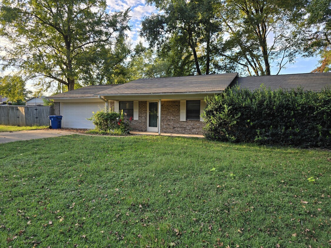 Foto principal - 505 E Acker Tap St
