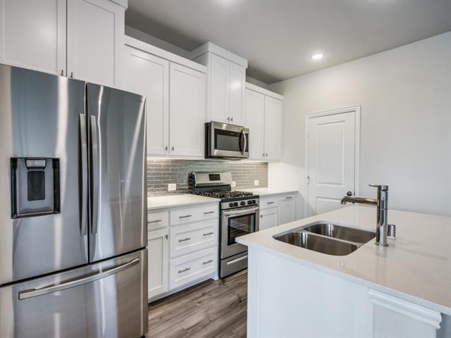 Building Photo - 8945 Swallowtail St