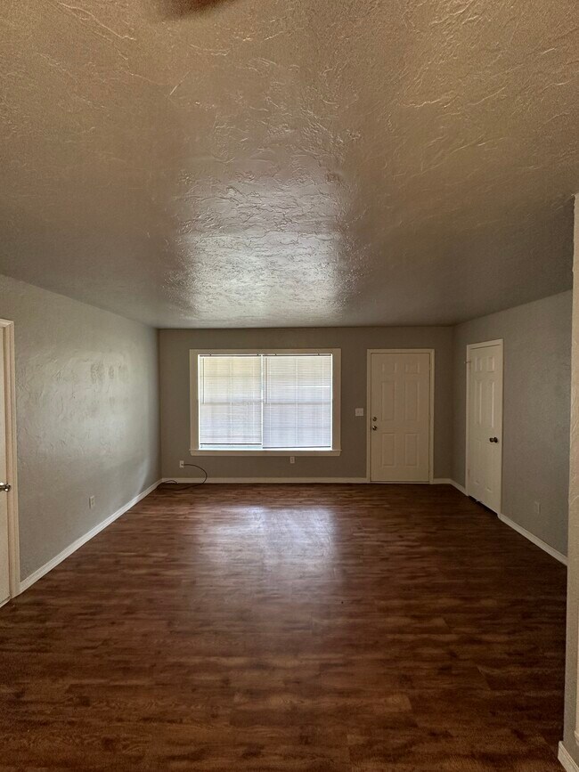 Foto del edificio - 1708 Westchester Dr