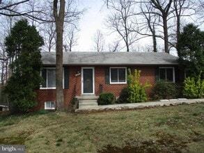 Building Photo - 2237 Highland Ave