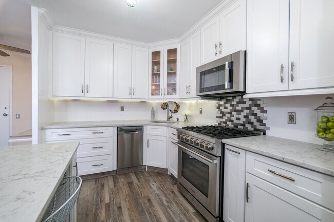 Foto del edificio - 300 Martine Ave