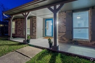 Building Photo - 4821 Hamilton Ct