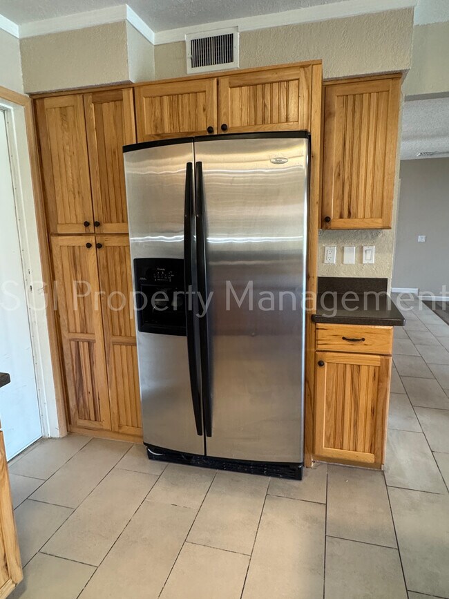 Foto del edificio - 7336 S Butte Ave