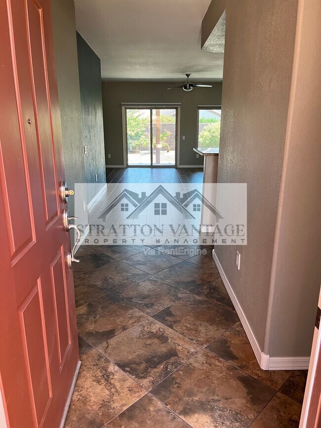 Foto del edificio - 16289 W Mountain Pass Dr