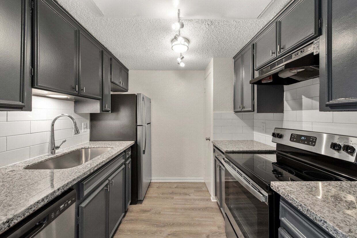 Bay House All Utilities Included Apartments in Houston, TX