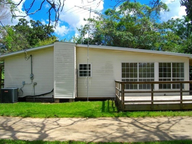 Building Photo - 3 br, 2 bath House - 11681 Highway 80