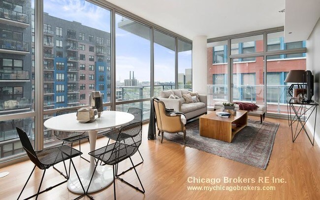 Foto del edificio - 731 S Clark St