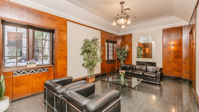 Building Photo - 1100 N Dearborn St