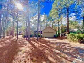 Building Photo - 420 Sugar Pine Dr