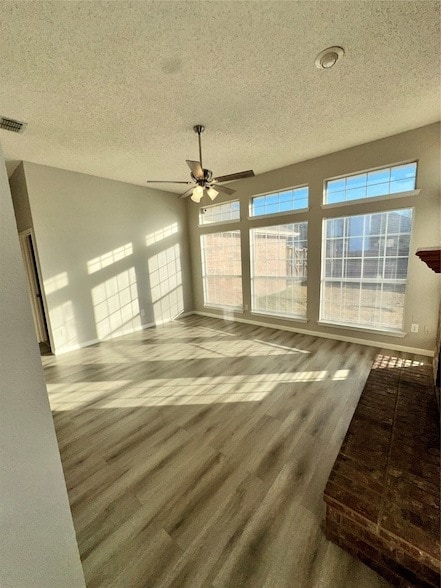 Building Photo - 10901 Columbia Dr