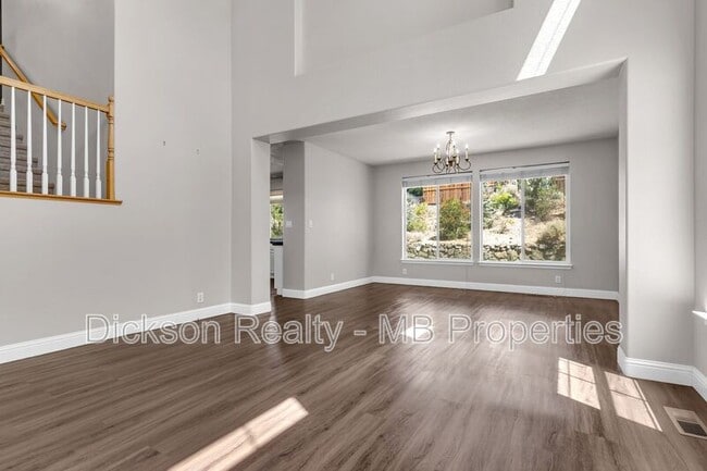 Building Photo - 7117 Heatherwood Dr