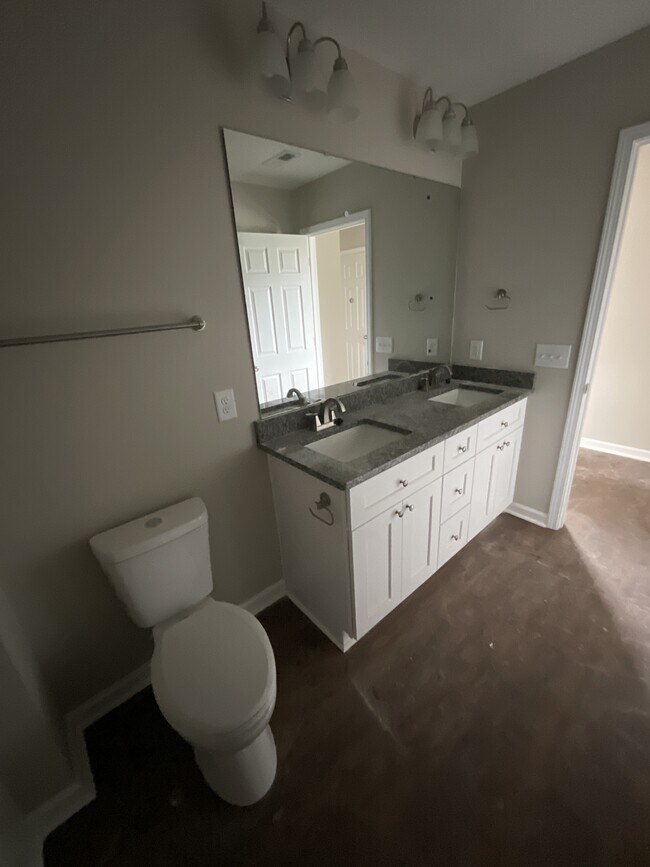 Foto del edificio - 1015 W C St