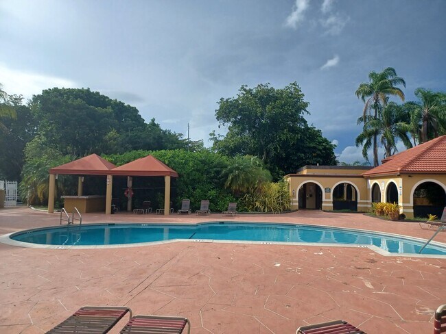 Foto del edificio - 15500 SW 80th St