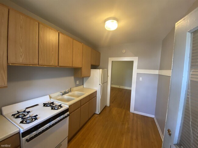 Building Photo - Studio, 1 bath  - 3932 N Keeler Ave Apt 2B