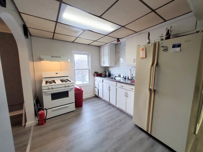 Foto del edificio - 1300 Stewart St