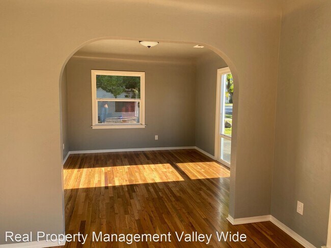 Building Photo - 3 br, 2 bath House - 1215 W. 20th Street,