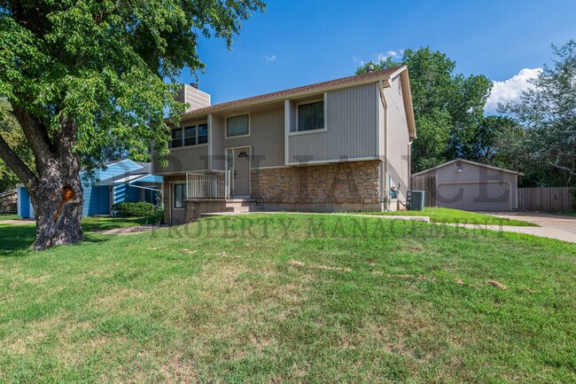 Building Photo - 10225 W Merton St