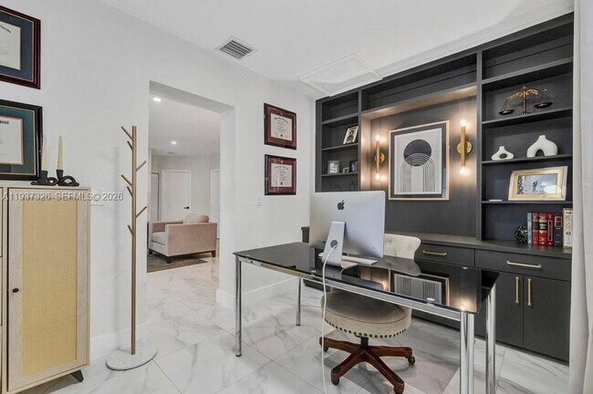 Foto del edificio - 6470 SW 27th St