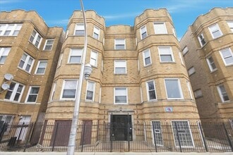 Building Photo - 1123 N Christiana Ave