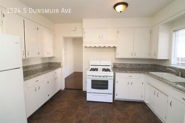 Building Photo - 1524 S Dunsmuir Ave