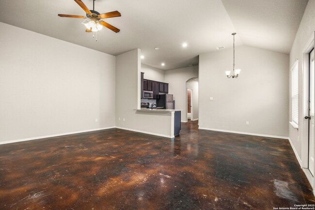 Building Photo - Like New Duplex!!!