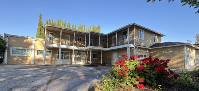 Building Photo - 7610 Miller Ave