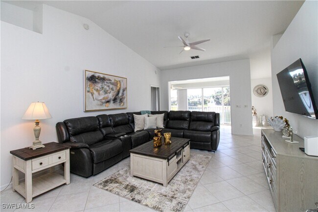 Foto del edificio - 5645 Whisperwood Blvd