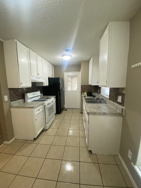 Foto del edificio - 810 S 119th E Ave