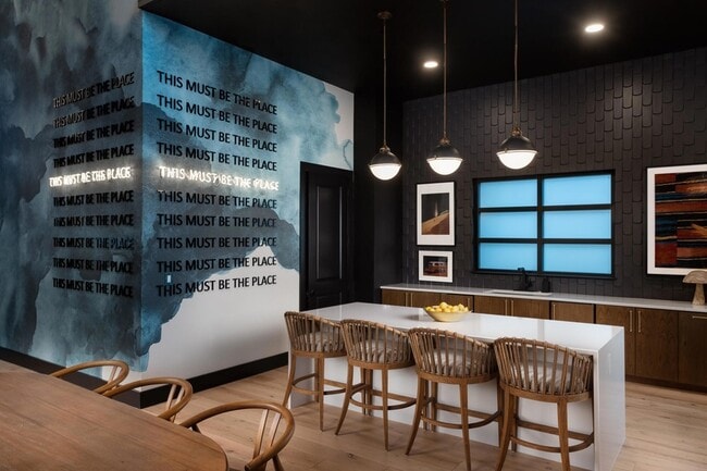 Photo - 2403 Mall Dr House