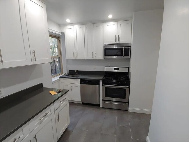 Building Photo - 48-35 43rd St