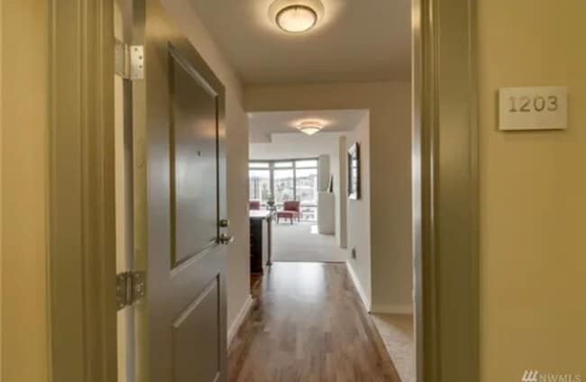 Foto del edificio - Modern Conveniences Spacious 1-bedroom plu...