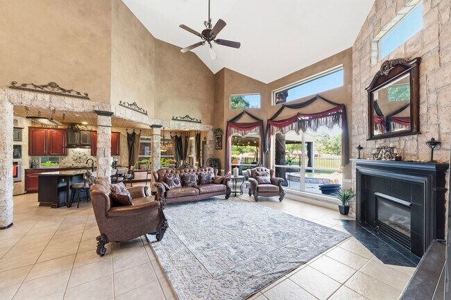 Foto del edificio - 11823 Canyon Mills Dr