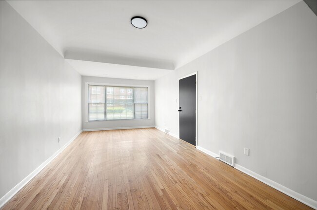 Foto del edificio - 4849 W Hutchinson St