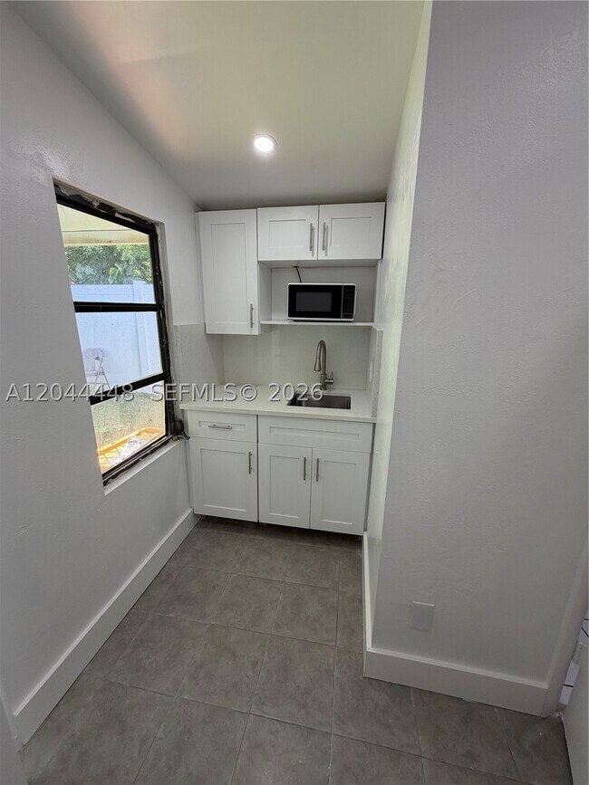 Foto del edificio - 1270 NE 178th St