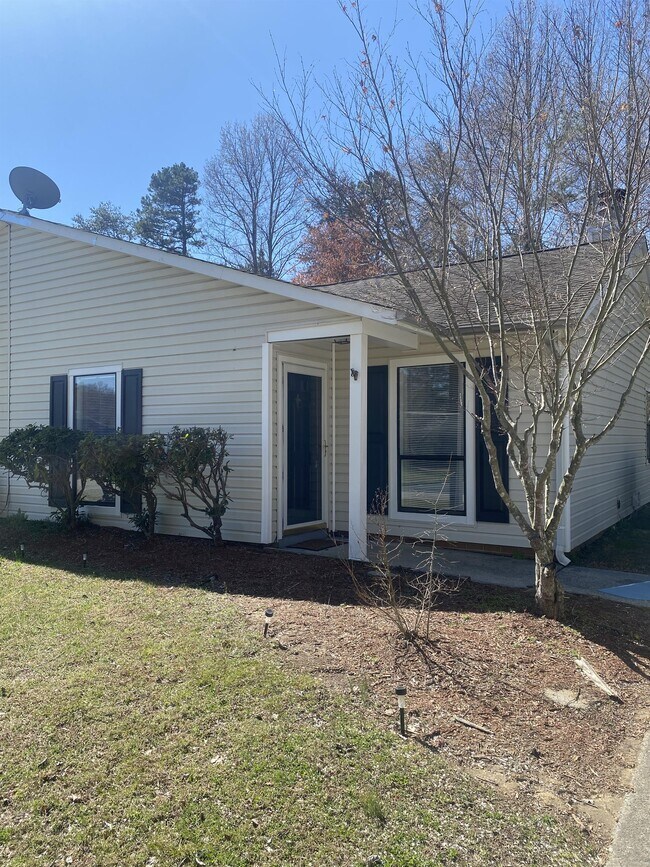 Building Photo - 3202 Twin Brooks Dr