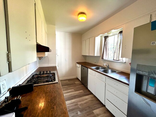 Foto del edificio - 3304 Tom Green St