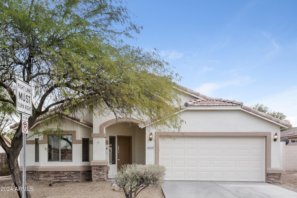 Foto principal - 8409 S 20th St