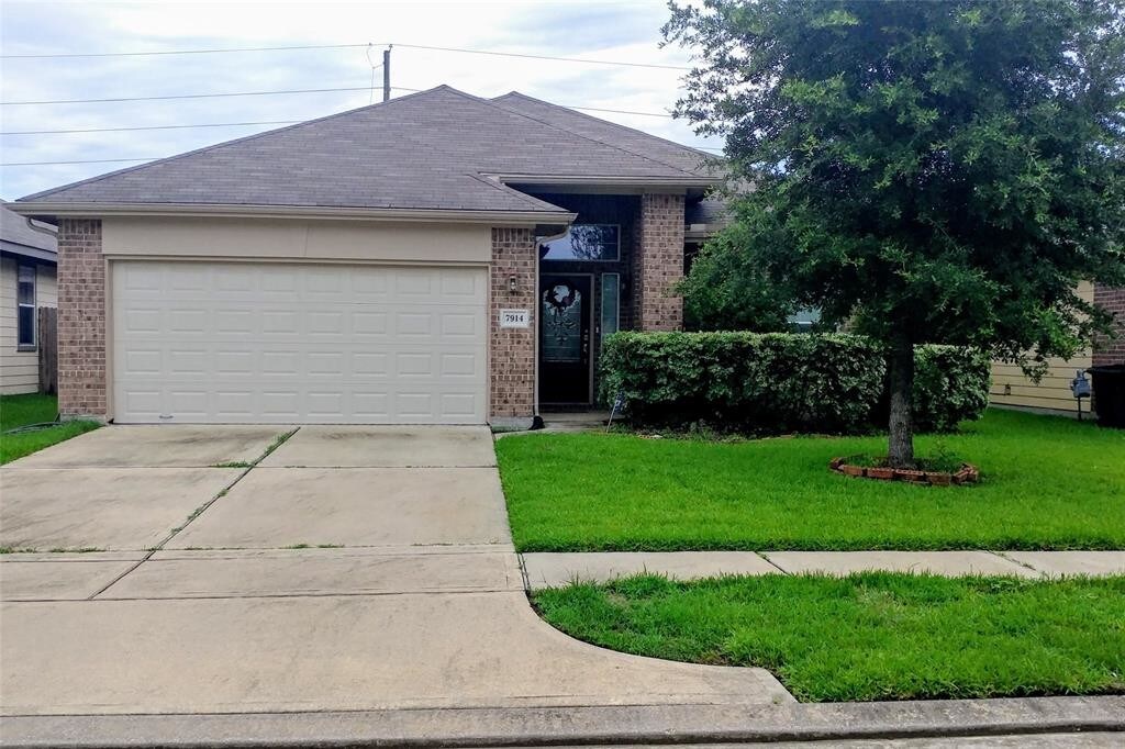 Primary Photo - 7914 Meandering Oak Ln