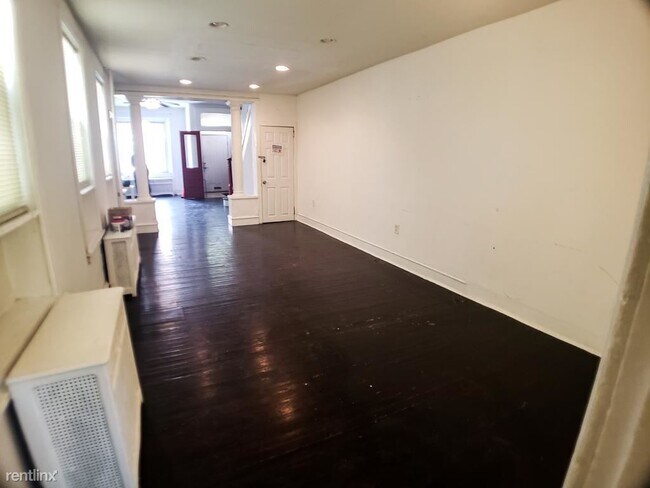 Building Photo - 4 br, 1.5 bath House - 2340 Carpenter St