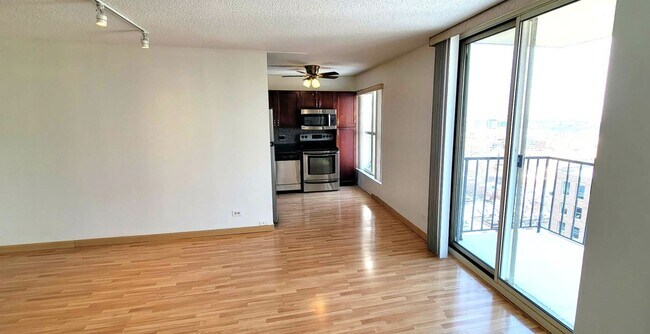 Foto del edificio - 1212N N La Salle Dr