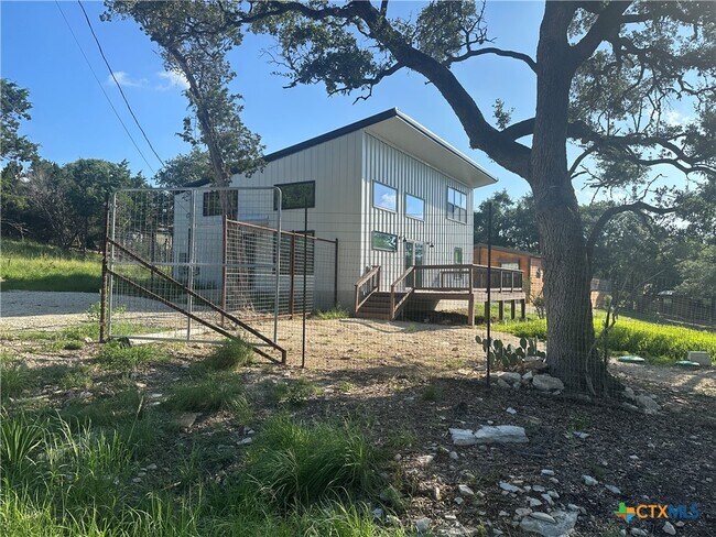 Building Photo - 1226 Whispering Hills Dr