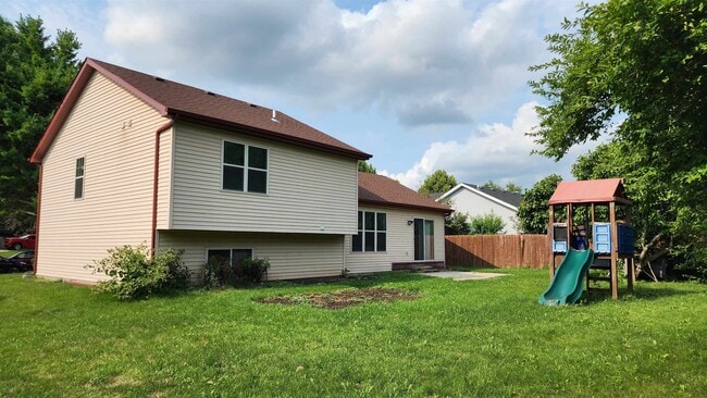 Foto del edificio - 5153 Oak Valley Dr