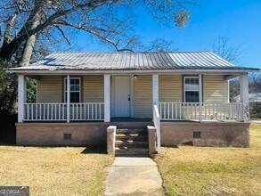 Building Photo - 103 Addie St