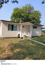 Building Photo - 436 7th Ave W