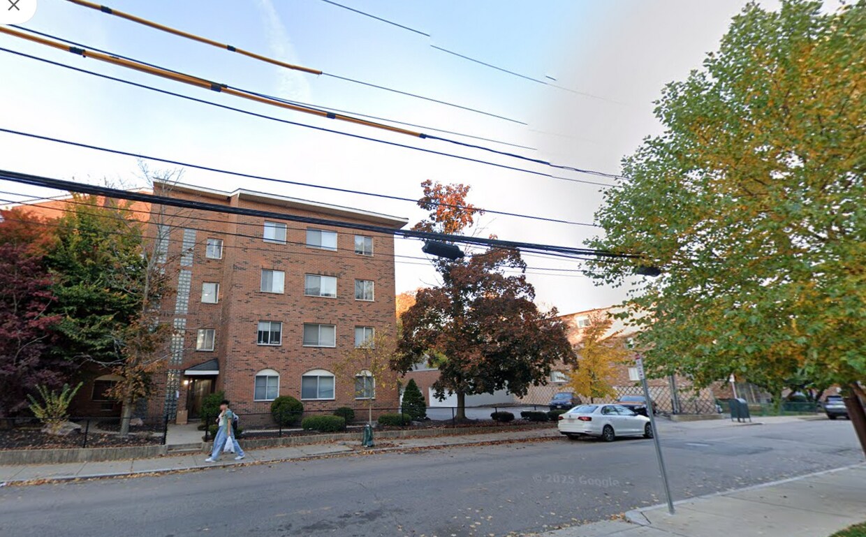 Building Photo - 87 Gardner St