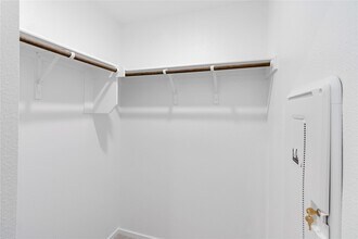 Building Photo - 725 Wagtail Dr