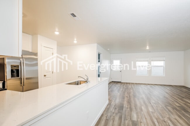 Building Photo - 2451 W Pollinator Dr