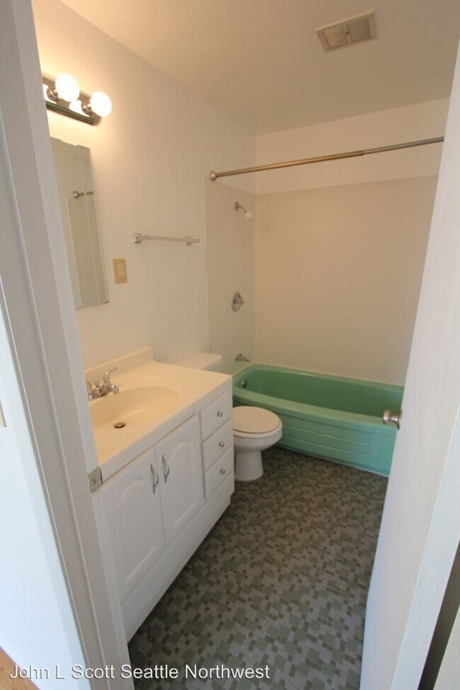 Foto del edificio - 8500 32nd Ave NW