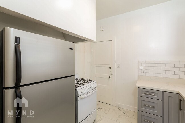 Foto del edificio - 848 Erie St